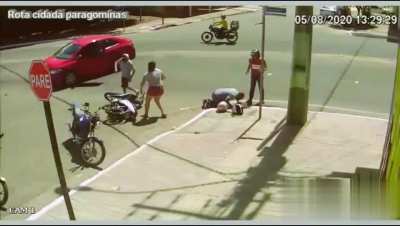 Woman gets thrown into sewer during car crash in Brazil