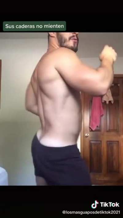 Pool Daddy Graves shaking his ass at Sett's stripclub for money to buy Gayleforce