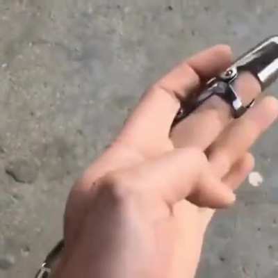 Metallic finger +100 damage +2 defense +1000 deku -10 friends