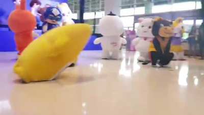 Thai banks’ mascots dance off😂😂😂