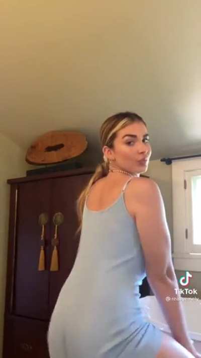 what a thick latina