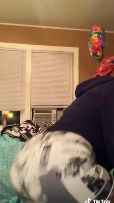 TikTok: Under<wbr>cover<wbr>booty