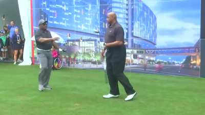 [Highlight] Charles Barkley debuts the new swing