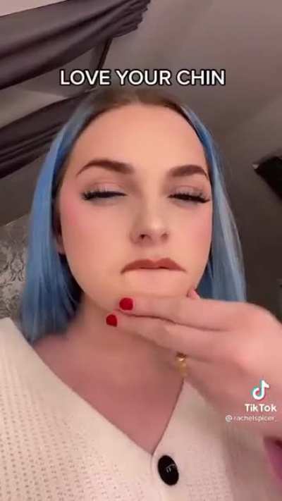 Cute girl makes double chin, SO QUIRKY