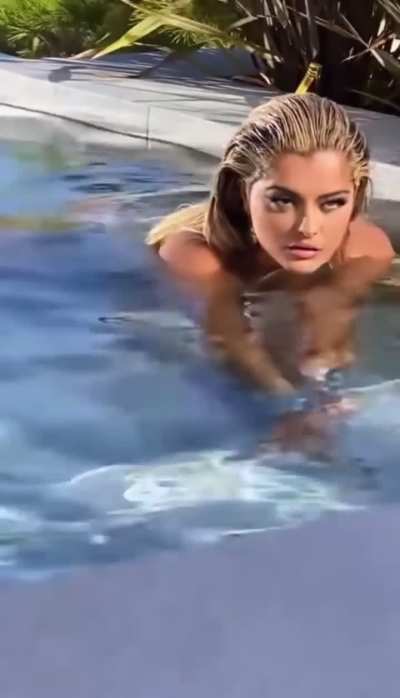 Behin<wbr>d-the<wbr>-scen<wbr>es of the I’m Good (Blue) music video — September 2022