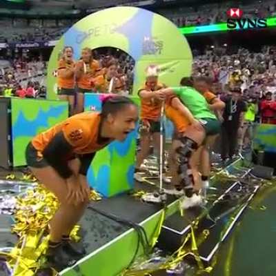 Se rompio la pile cuando festejaban los pibes en el Rugby 7