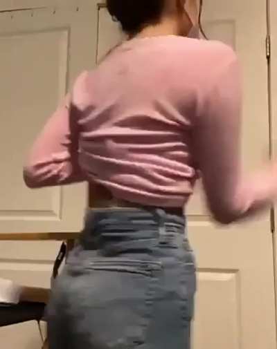 Love her in jeans