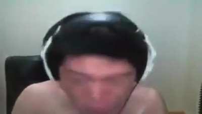 r/destinyfashion users when someone post an all black hunter
