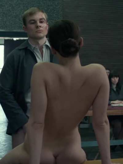 This is hands down the best gif of Jennifer Lawrence