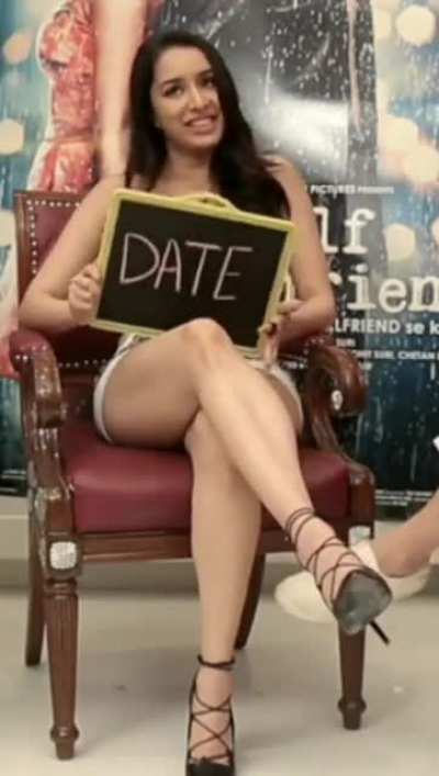 Fuckdoll Shraddha Kapoor got no competition when it comes to the league of meaty thunder thighs 🔥
