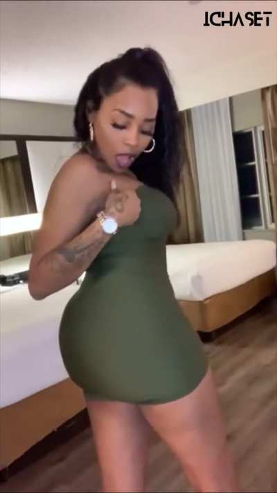 Big Booty Tranny UpSkirt No 🍑🤤❤️🏳️‍⚧️