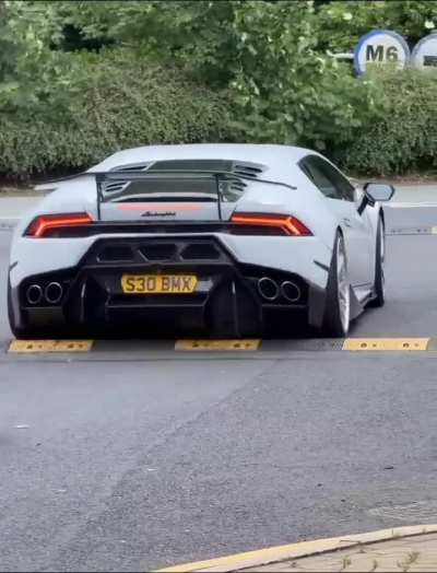 Stupid Lamborghini ripped off it's stupid bumper