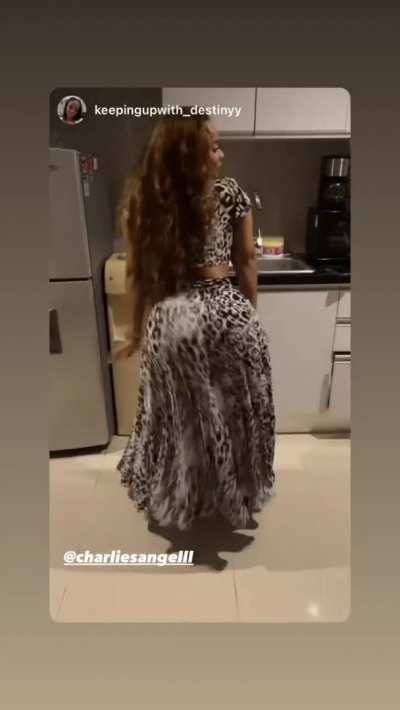 Tammy Twerking