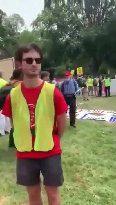 Pro-communist pro-d<wbr>ictat<wbr>orshi<wbr>p protesters don't have any argument to why they are there. #PatriaYVida