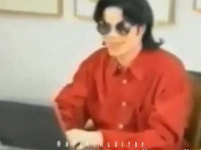 Mi familia cuando abro el micrófono para responder al profesor:
