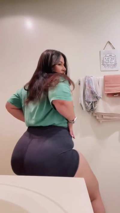 Ms THICK ! 