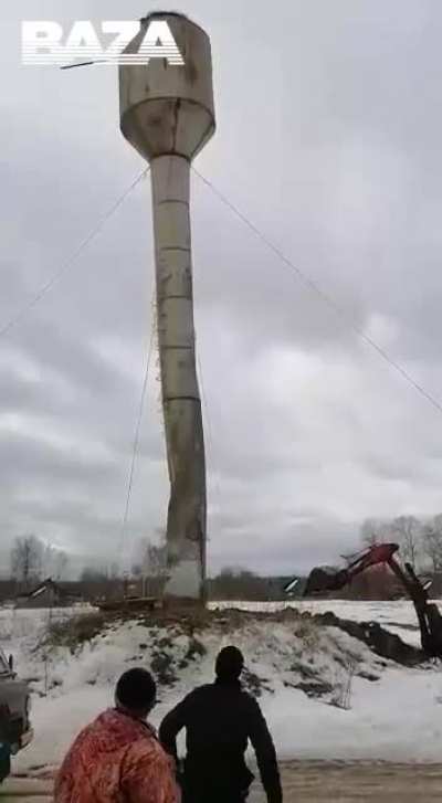 Буханка против водокачки