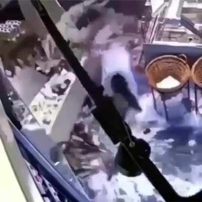 There was an earthquake i swear! OK lets check the video