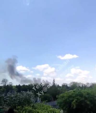 The sound of ammo cooking off in Chornobaivka in the Kherson Oblast. Another ammo dump exploded 20 - 0.