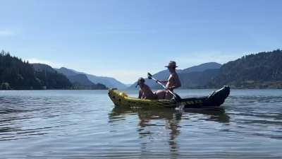 A one whores-power kayak