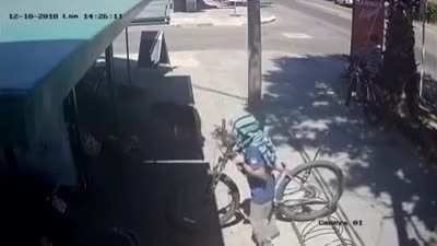 Attempted bicycle theft and owner's reaction