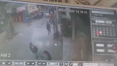 Dwarka Sector 12 Acid thrown on girl student Delhi