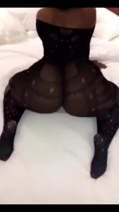 S.@.N<wbr>.C.H.<wbr>I.W.○<wbr>.R.L.<wbr>D 🍑🍑🍑