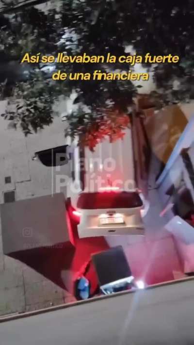 Asi se robaron la caja fuerte de una financiera: