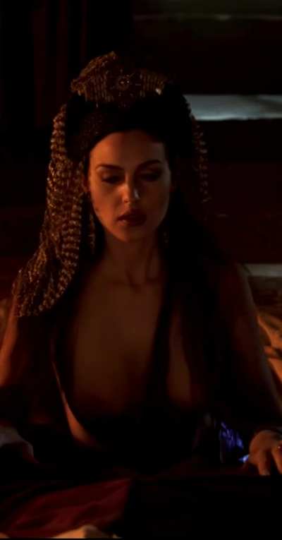Monica Bellucci in Bram Stoker's Dracula