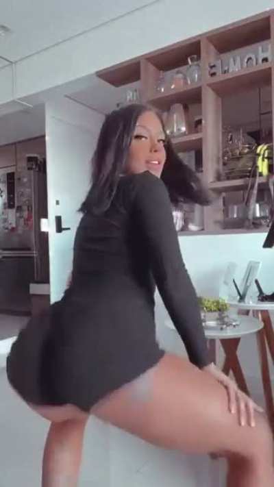 MC Mirella