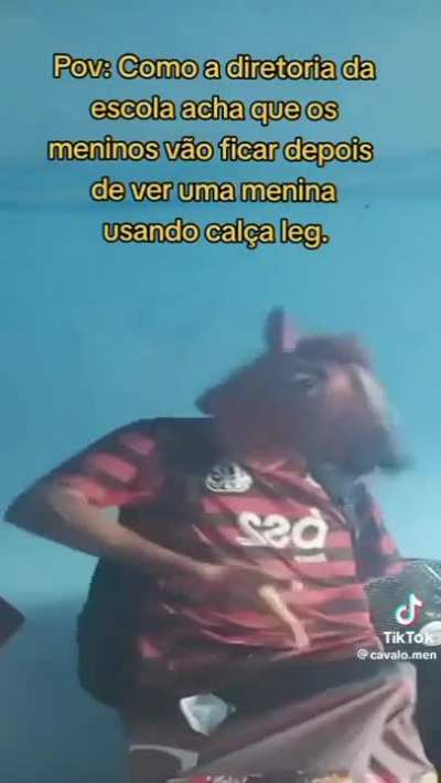 Como a diretora acha que vai acontecer se uma guria tiver com o joelho exposto: