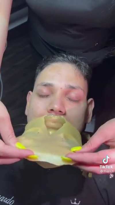 A face mask