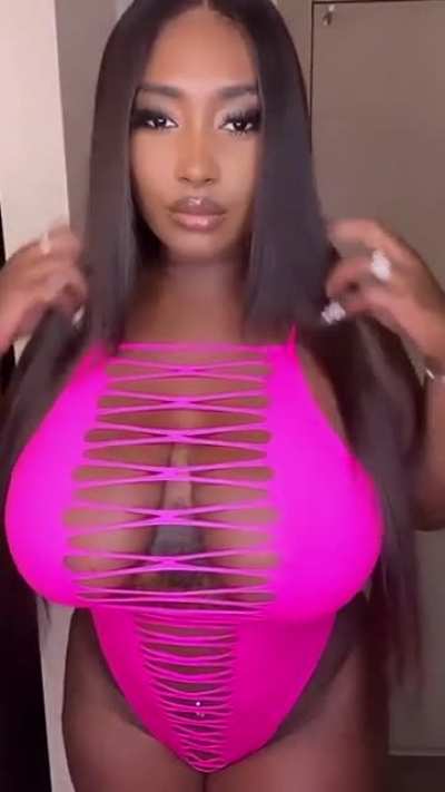 Brazilian Goddess (@nat<wbr>halia<wbr>domin<wbr>gos94<wbr>_)