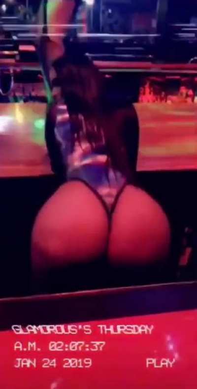 🍑🍑 Too Phat