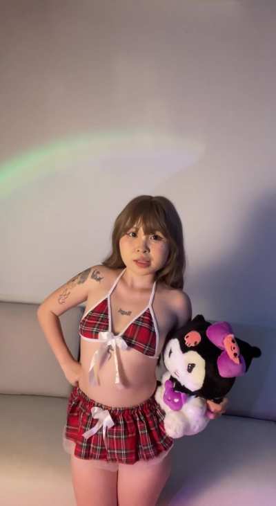 if u want to breed this tattooed Japoanese girl.. say y :)