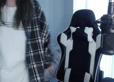 Hyoon in long socks