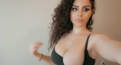 Peekaboob 👀💋