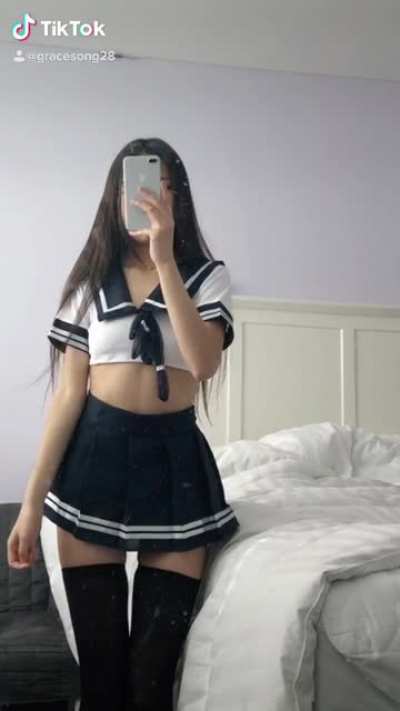 18 yo asian girl with nice body ❤️😋