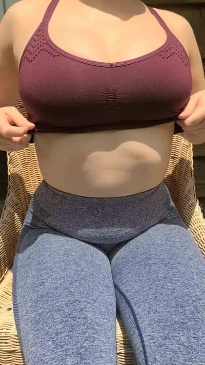 I heard that seeing boobs reduces stress, so here you have mine (18f)
