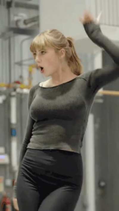 Nothing like watching Taylor move