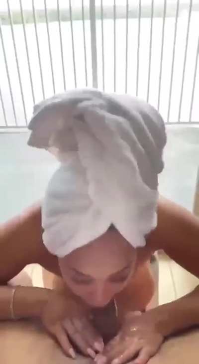 seios pulando