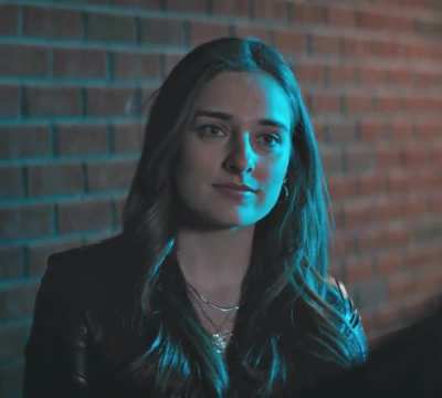 Isabelle Almoyan in Grosse Pointe Garden Society [S1E1<wbr>2E13-<wbr>2025]