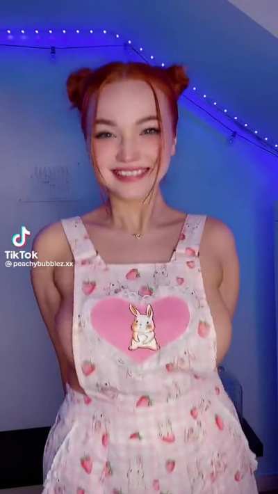 OMG she's so cute yet so sexy