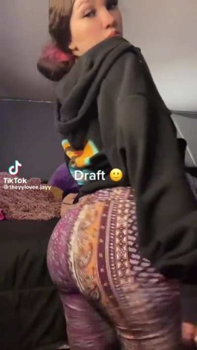 PAWG going crazy