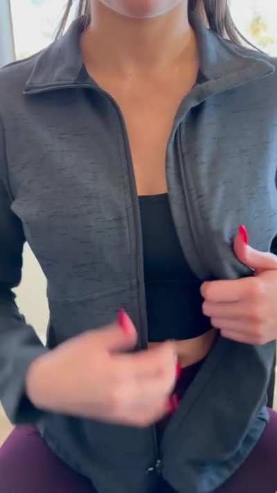 I’ve got some great surprises for you under this jacket, come have a look! ☺️