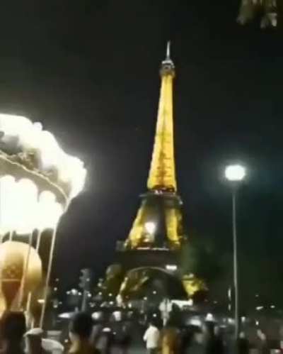 I didn't see this in the travel brochure