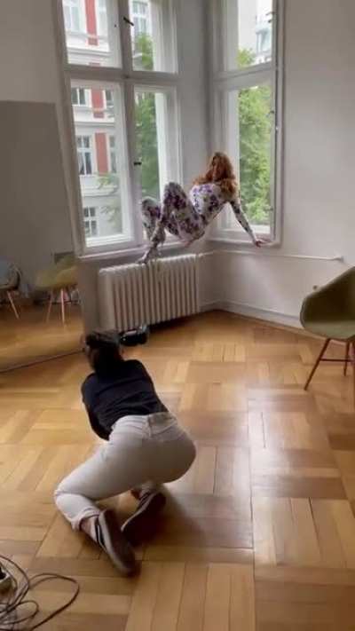 Wie Gelenkig sie ist <3 <3 <3