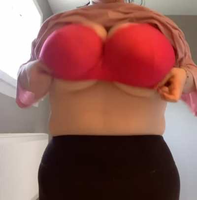 Surprise big titties OC