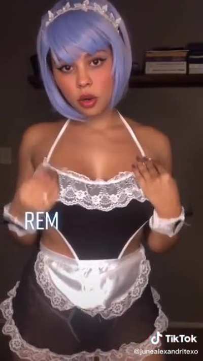 Damn @junealexanditexo 🔥💦🥵