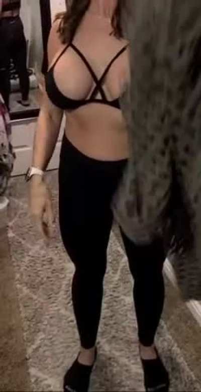 GymOutfit MILF Boobs<wbr>🥰💋💞